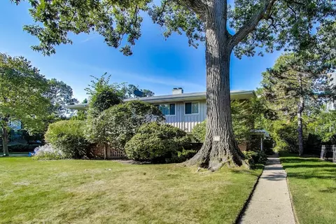 705 Park Ave, Wilmette, IL 60091