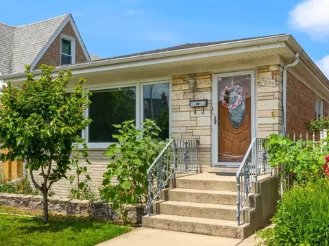 7004 W School St, Chicago, IL 60634