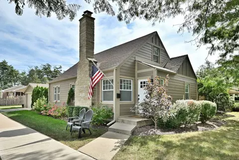 247 Harlem Ave, Glenview, IL 60025