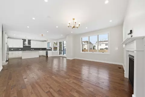 Living - 926 E Crest Ave, Addison, IL 60101 photo 3 of 3