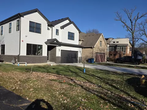Exterior - 926 E Crest Ave, Addison, IL 60101 photo 3 of 5