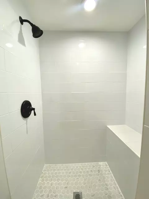 Bath - Undisclosed, Chicago, IL 60643 photo 6 of 6