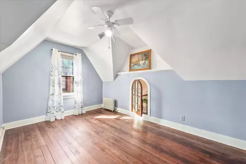Bedroom - 21 N Edison Ave, Elgin, IL 60123 photo 3 of 4