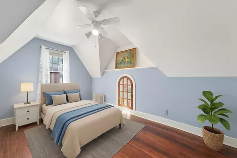 Bedroom - 21 N Edison Ave, Elgin, IL 60123 photo 2 of 4