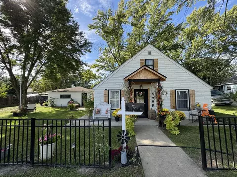 409 Cayuga St, Joliet, IL 60432