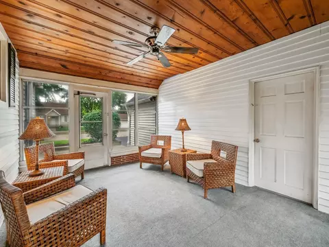 821 Shuler St, Elgin, IL 60123 photo 21