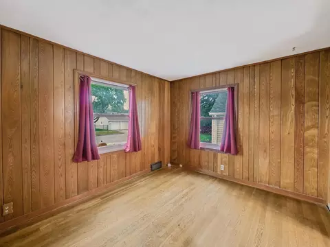 821 Shuler St, Elgin, IL 60123 photo 7