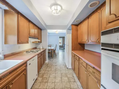 821 Shuler St, Elgin, IL 60123 photo 5