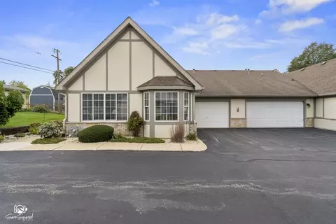 1676 Willow Circle Dr, Crest Hill, IL 60403