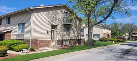 Exterior - 18622 Golfview Dr, Hazel Crest, IL 60429 photo 3 of 5