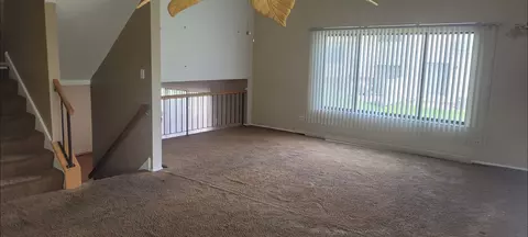 Living - 18622 Golfview Dr, Hazel Crest, IL 60429 photo 1 of 4