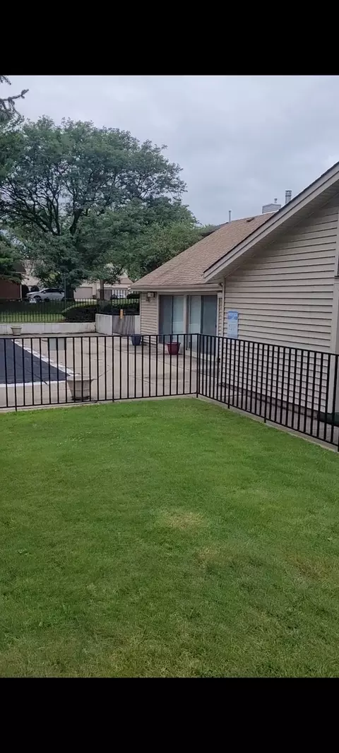 Exterior - 18622 Golfview Dr, Hazel Crest, IL 60429 photo 5 of 5