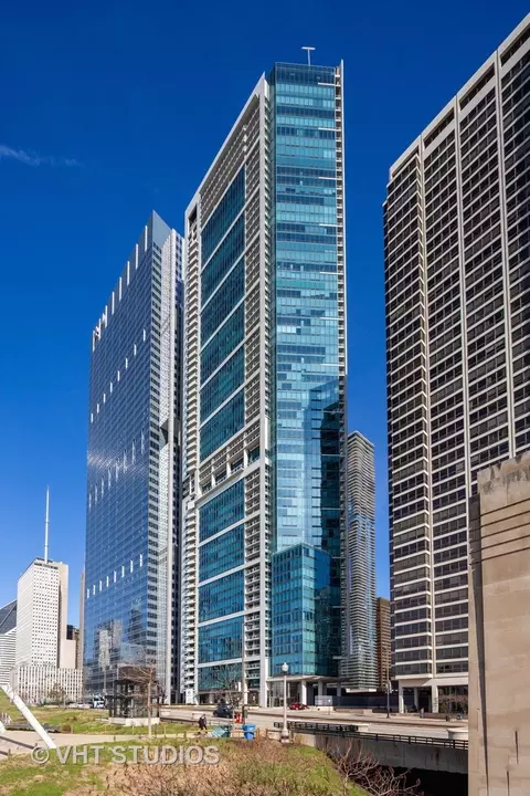 340 E Randolph St #905, Chicago, IL 60601