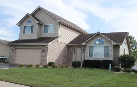 613 Farm View Rd, University Park, IL 60484