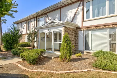 1860 W Surrey Park Ln #1C, Arlington Heights, IL 60005