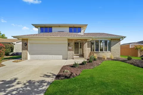 16933 Richards Dr, Tinley Park, IL 60477