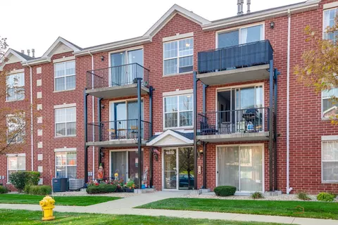 16650 Liberty Cir #3S, Orland Park, IL 60467