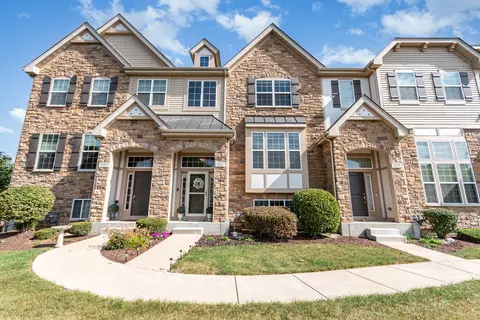 247 Bennett Dr, Carol Stream, IL 60188