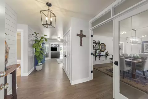 Entry Way - 1785 Hilltop Rd, Elgin, IL 60120 photo 4 of 4
