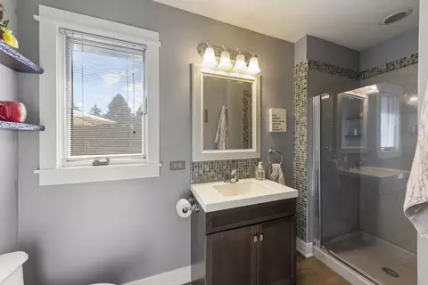 Bath - 1785 Hilltop Rd, Elgin, IL 60120 photo 1 of 3