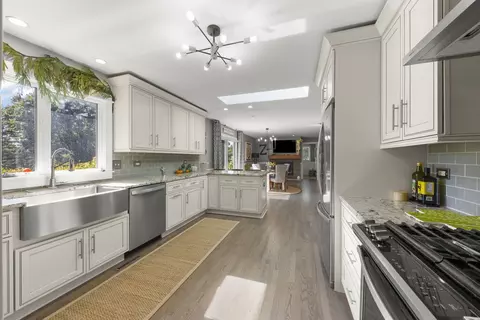 Kitchen - 1785 Hilltop Rd, Elgin, IL 60120 photo 1 of 3