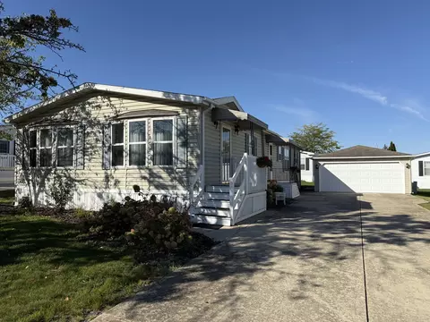 22948 S Pine Valley Dr, Frankfort, IL 60423