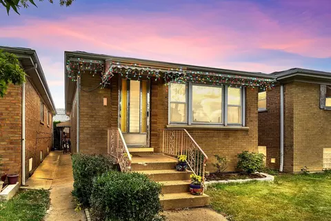 5836 W Diversey Ave, Chicago, IL 60639