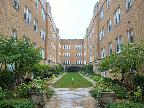 2539 5 Prairie Ave #3W, Evanston, IL 60201