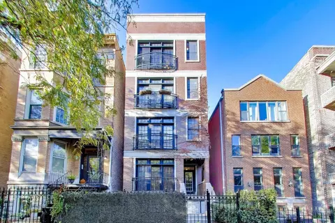 902 W Roscoe St #4, Chicago, IL 60657