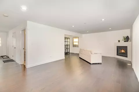 Living - 16314 Homan Ave, Markham, IL 60428 photo 3 of 5