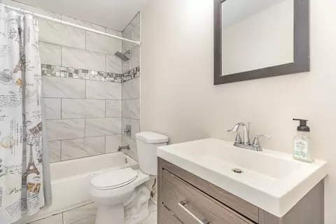 Bath - 16314 Homan Ave, Markham, IL 60428 photo 4 of 4