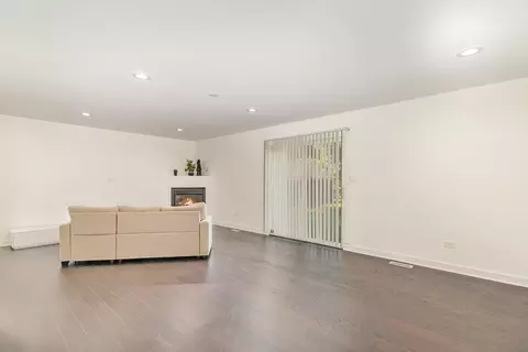 Living - 16314 Homan Ave, Markham, IL 60428 photo 5 of 5