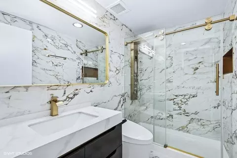 175 E Delaware Pl #6021, Chicago, IL 60611 photo 13