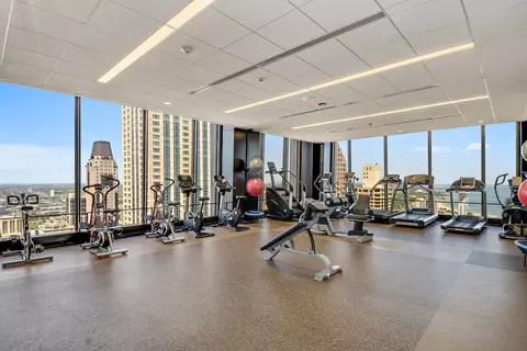 175 E Delaware Pl #6021, Chicago, IL 60611 photo 16