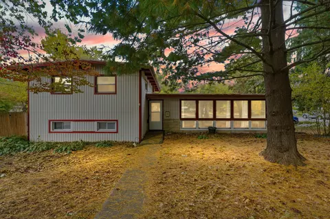 304 E Mumford Dr, Urbana, IL 61801