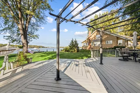 Exterior - 712 Regner Rd, Mchenry, IL 60051 photo 5 of 7