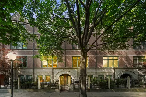 1478 S Prairie Ave #E, Chicago, IL 60605