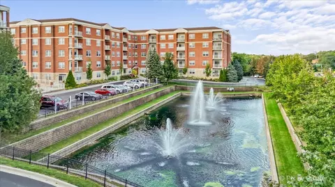 1 Itasca Pl #107, Itasca, IL 60143