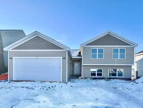1412 Sage Ln, Harvard, IL 60033