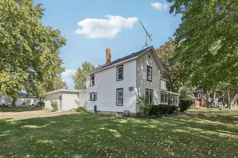 Exterior - 115 State St, Maple Park, IL 60151 photo 2 of 6