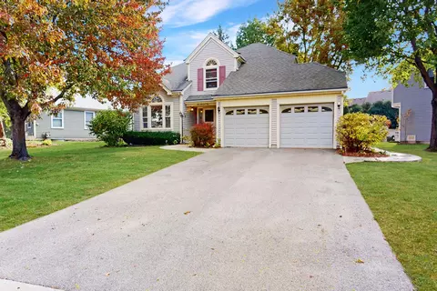 409 New York Ln, Elk Grove Village, IL 60007