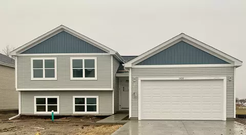 1416 Sage Ln, Harvard, IL 60033