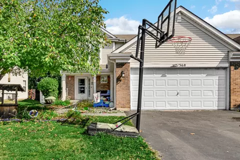 21368 Carlton St, Crest Hill, IL 60403