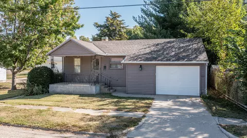 9 S Randolph St, Princeton, IL 61356