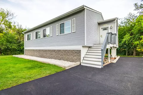 34785 N Gogol Ave, Ingleside, IL 60041