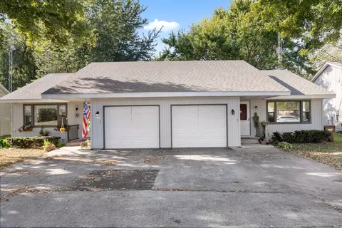 109-111 W Edson St, Poplar Grove, IL 61065