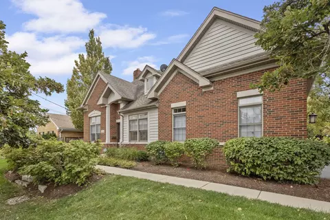 722 N Northwest Hwy #A, Park Ridge, IL 60068