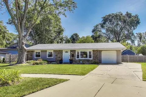507 Ash Ct, Schaumburg, IL 60193