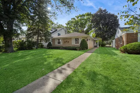 2239 Washington Ave, Wilmette, IL 60091