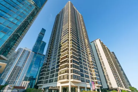 360 E Randolph St #1208, Chicago, IL 60601